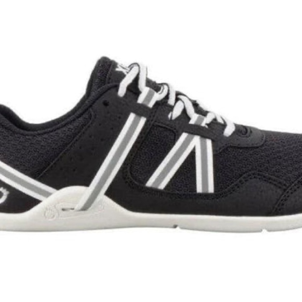 NWT Xero Women's Prio 7.5, Black and white, new in box